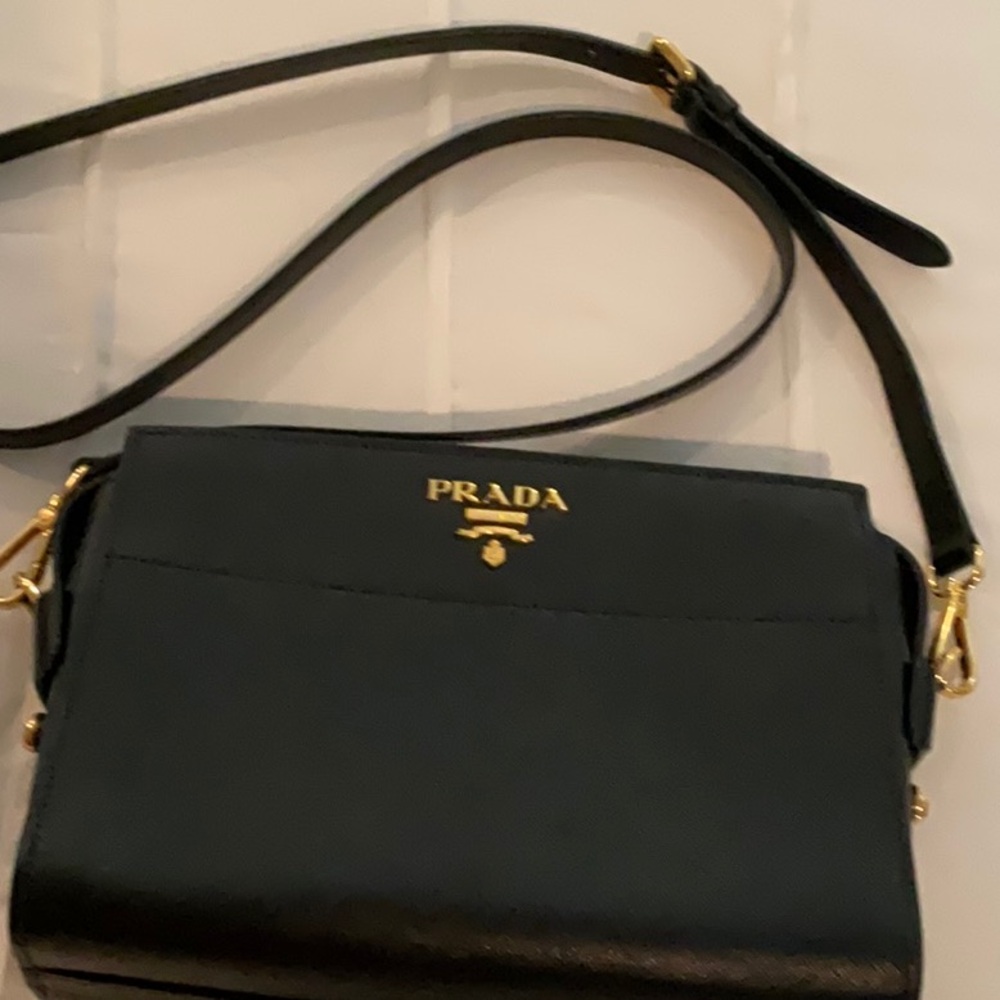 Prada Black  Leather  Zip Cross Body (authentic)